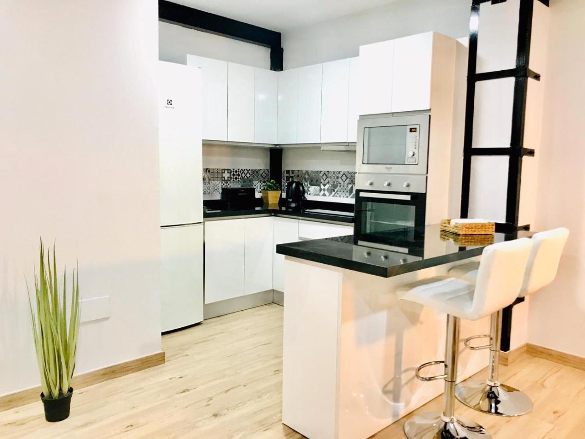Modern & Spacious Apartment In Plaza De La Merced Málaga Dış mekan fotoğraf